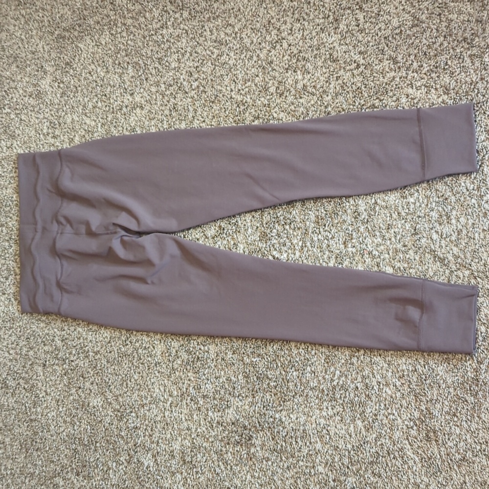 Vuori Daily Jogger - Picture 6 of 6